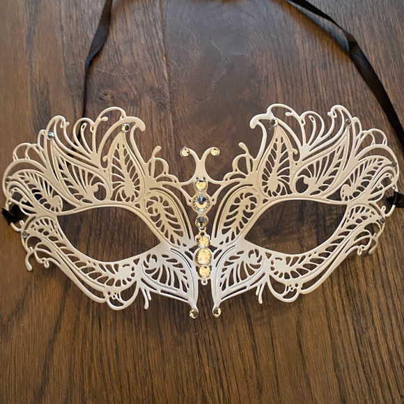 La SENZA Accessories - NWT-La Senza rhinestone mask